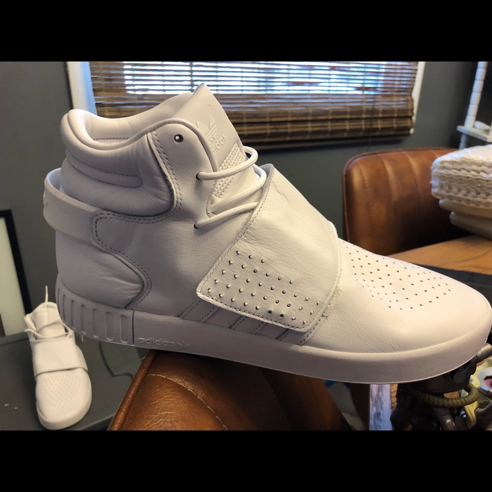 High top Adidas Shoes - Never worn